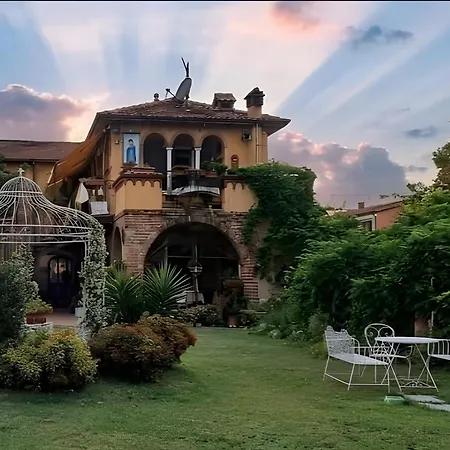 La Corte Delle Fole 3* Luni