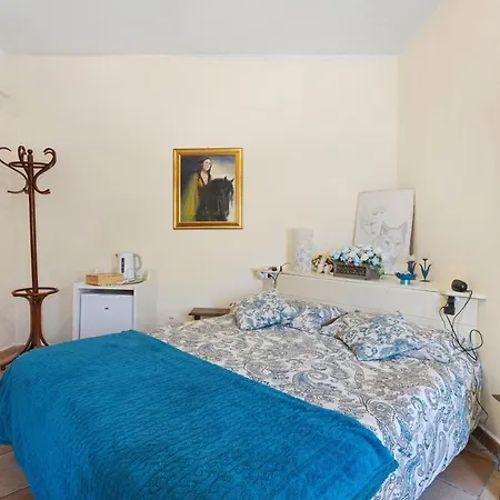 La Corte Delle Fole Bed & Breakfast Luni