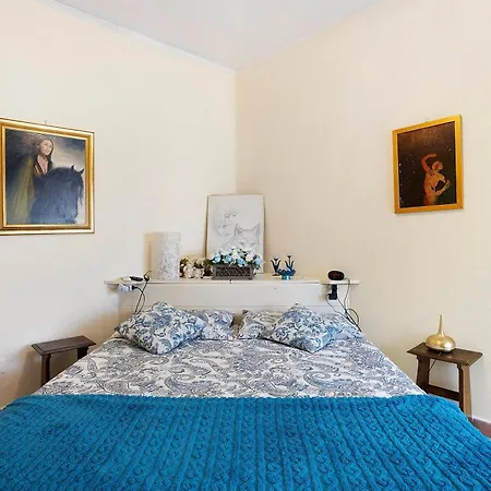 La Corte Delle Fole Bed & Breakfast Luni