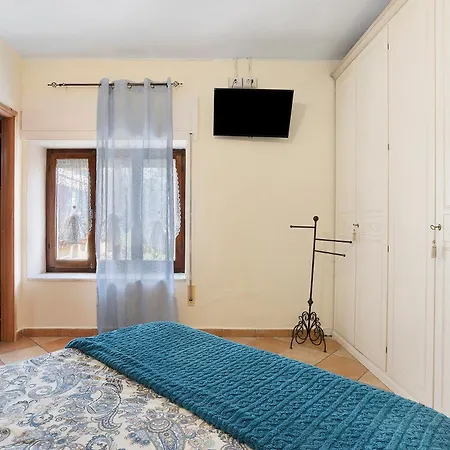 La Corte Delle Fole B&B Luni